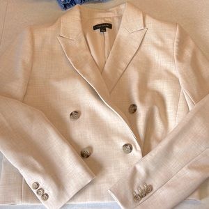 ANN TAYLOR - Cropped Beige Double Breasted Blazer